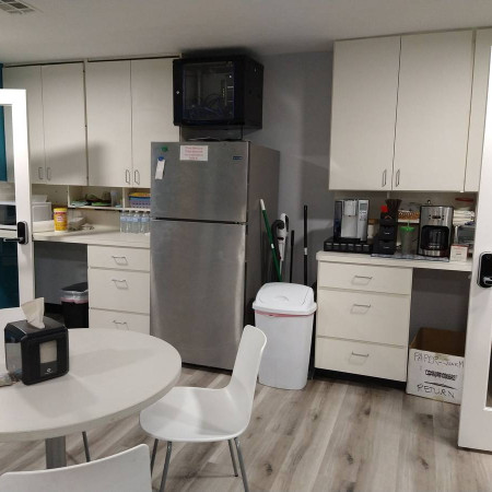 Stable Executive Suites with Consistent Income